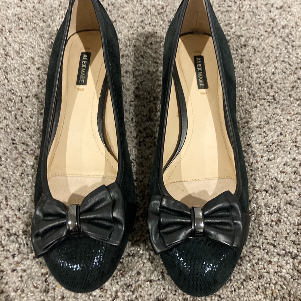 4/$12 Alex Marie wedge